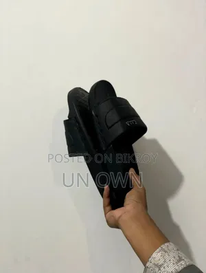 Zara Slides