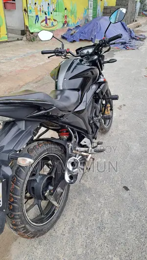 সুজুকি জিক্সার ২০১৯ কালো
