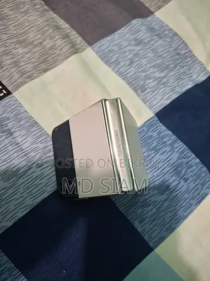 স্যামসাং গ্যালাক্সি জেড ফ্লিপ৪ ২৫৬ জিবি গোল্ড