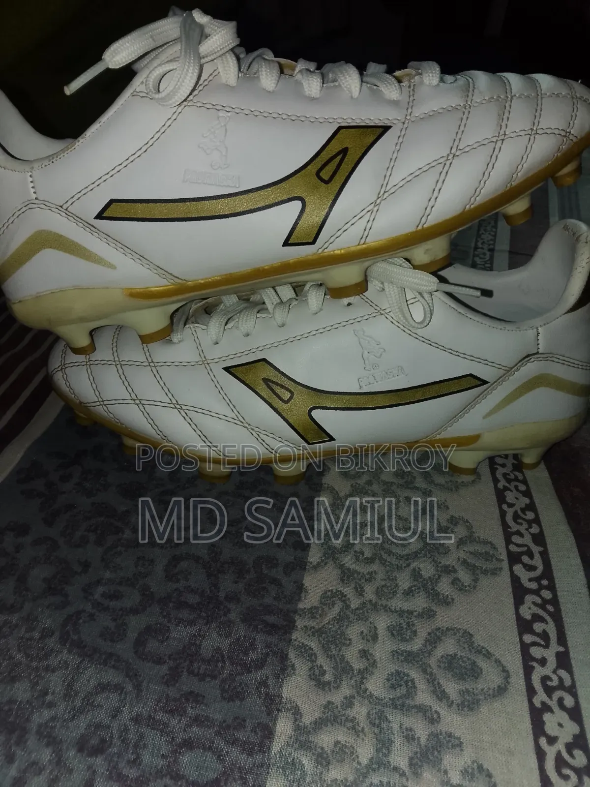 Football boots shoes