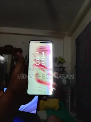 মোটোরালা এজ ৪০ ২৫৬ জিবি গ্রিন