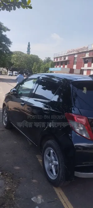 Toyota Vitz 2012 Black