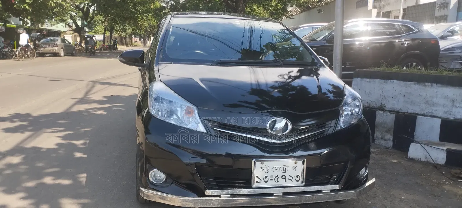 Toyota Vitz 2012 Black