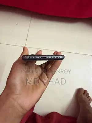 অ্যাপল আইফোন ৮ ৬৪ জিবি ব্ল্যাক