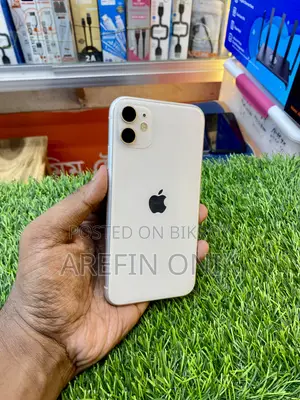 অ্যাপল আইফোন ১১ ১২৮ জিবি হোয়াইট
