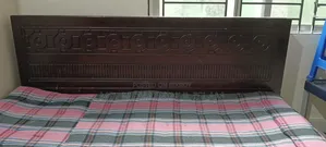 ২টি তোশকসহ সেকেন্ড হ্যান্ড খাট