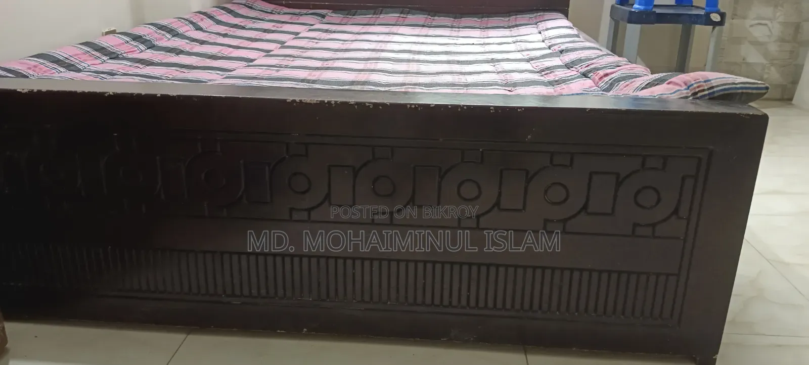 ২টি তোশকসহ সেকেন্ড হ্যান্ড খাট