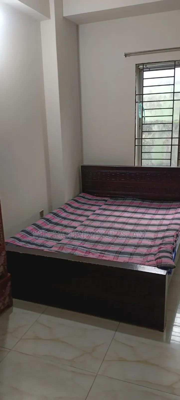 ২টি তোশকসহ সেকেন্ড হ্যান্ড খাট
