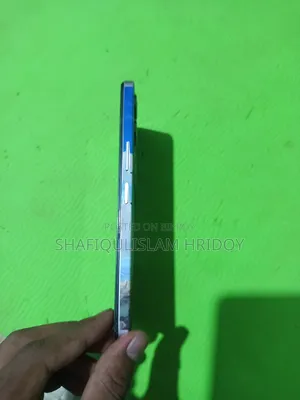 Vivo Y04 64 GB Gold