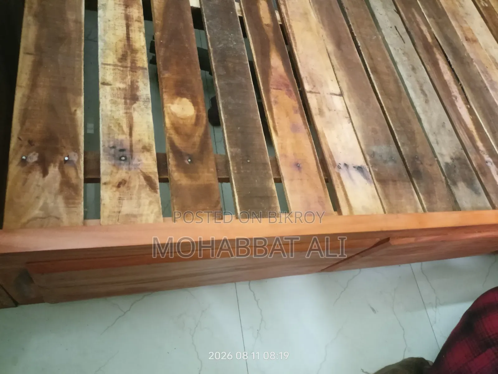 বক্স খাট সেল করা হবে মেহগনি কাঠের তৈরি