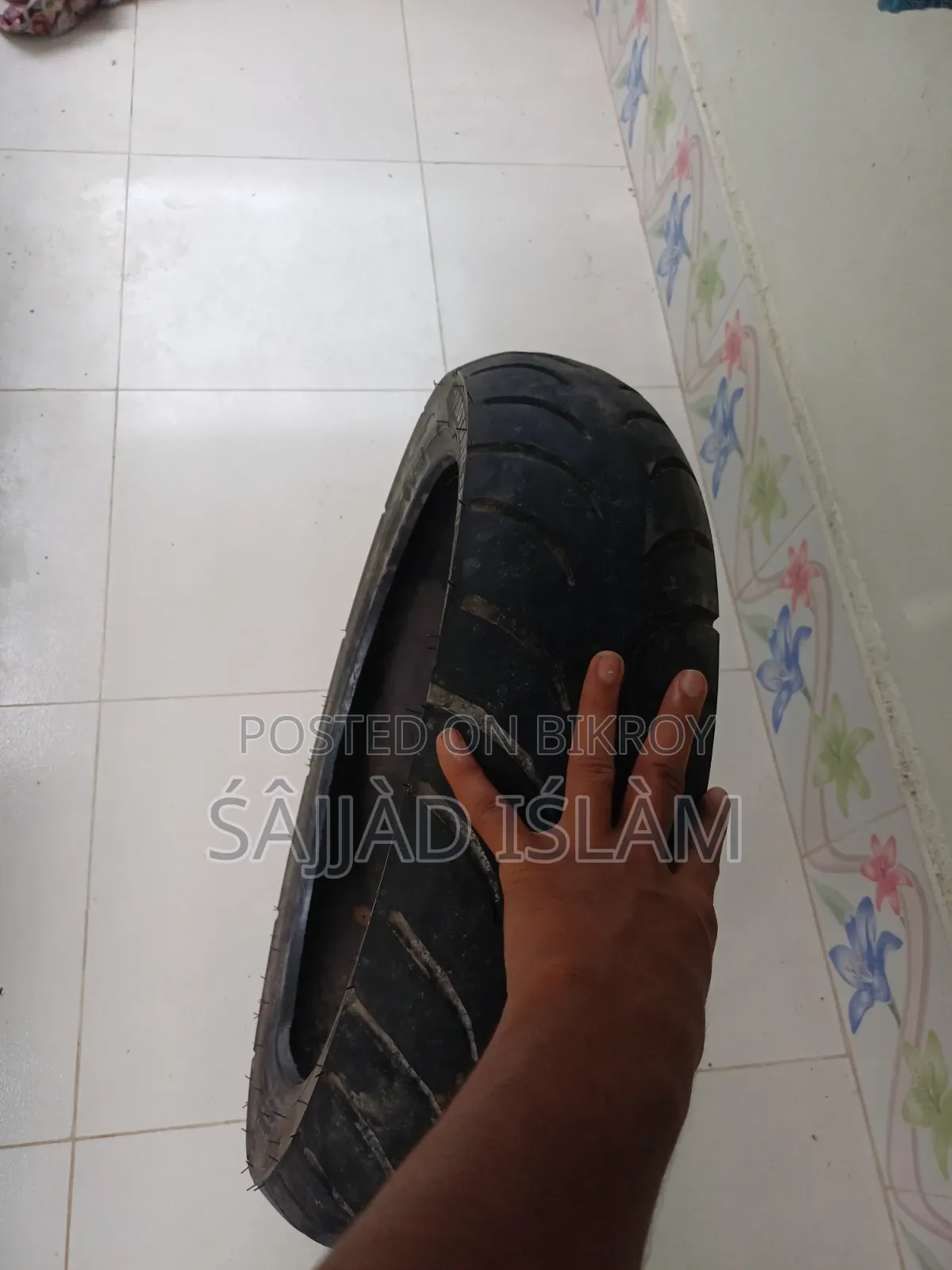 4-Wheel Back Side Tire