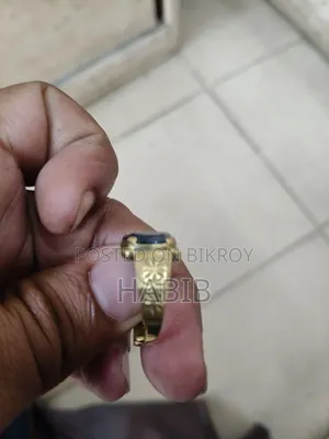 নীলা পাথরের রিং