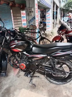 নতুন বাজাজ ডিসকভার ১০০ ২০১৬ কালো