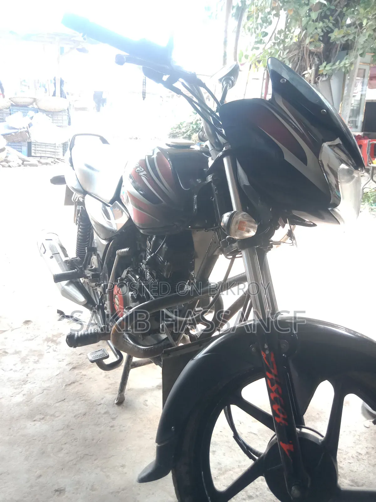নতুন বাজাজ ডিসকভার ১০০ ২০১৬ কালো