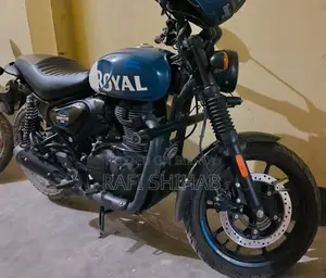 রয়েল এনফিল্ড হান্টার ৩৫০ ২০২৫ ব্লু
