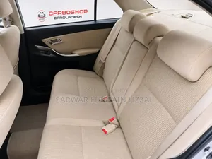 Toyota Premio 2020 Green