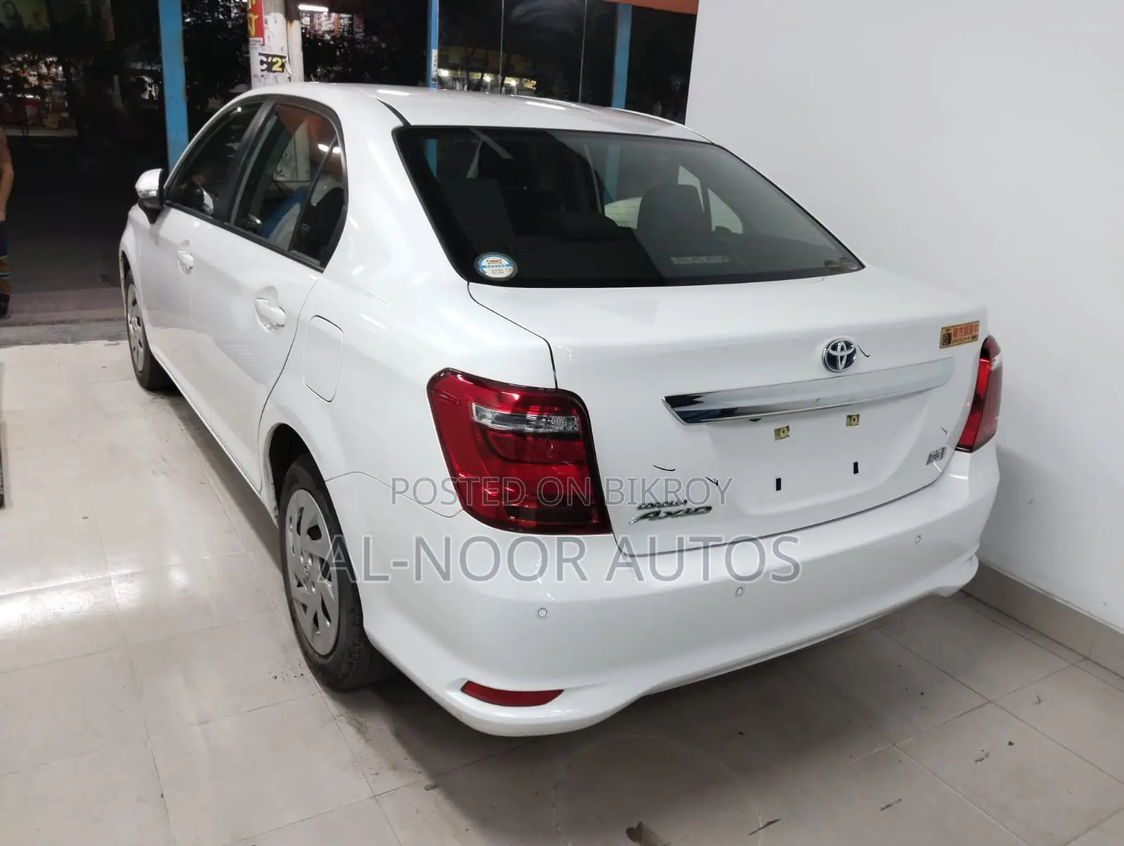টয়োটা অ্যাক্সিও ২০২১ হোয়াইট