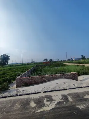পি ব্লক ১৪ কাঠা কর্নার প্লট বিক্রি