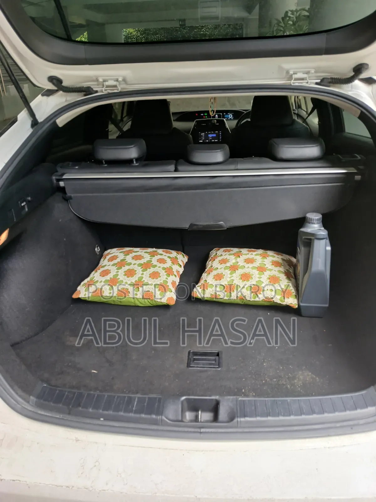 Toyota Prius 2019 White