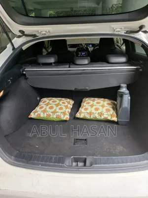 Toyota Prius 2019 White