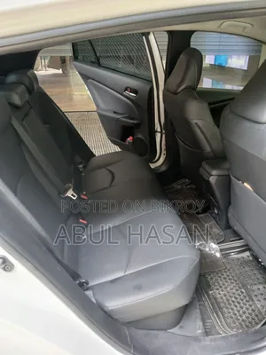 Toyota Prius 2019 White