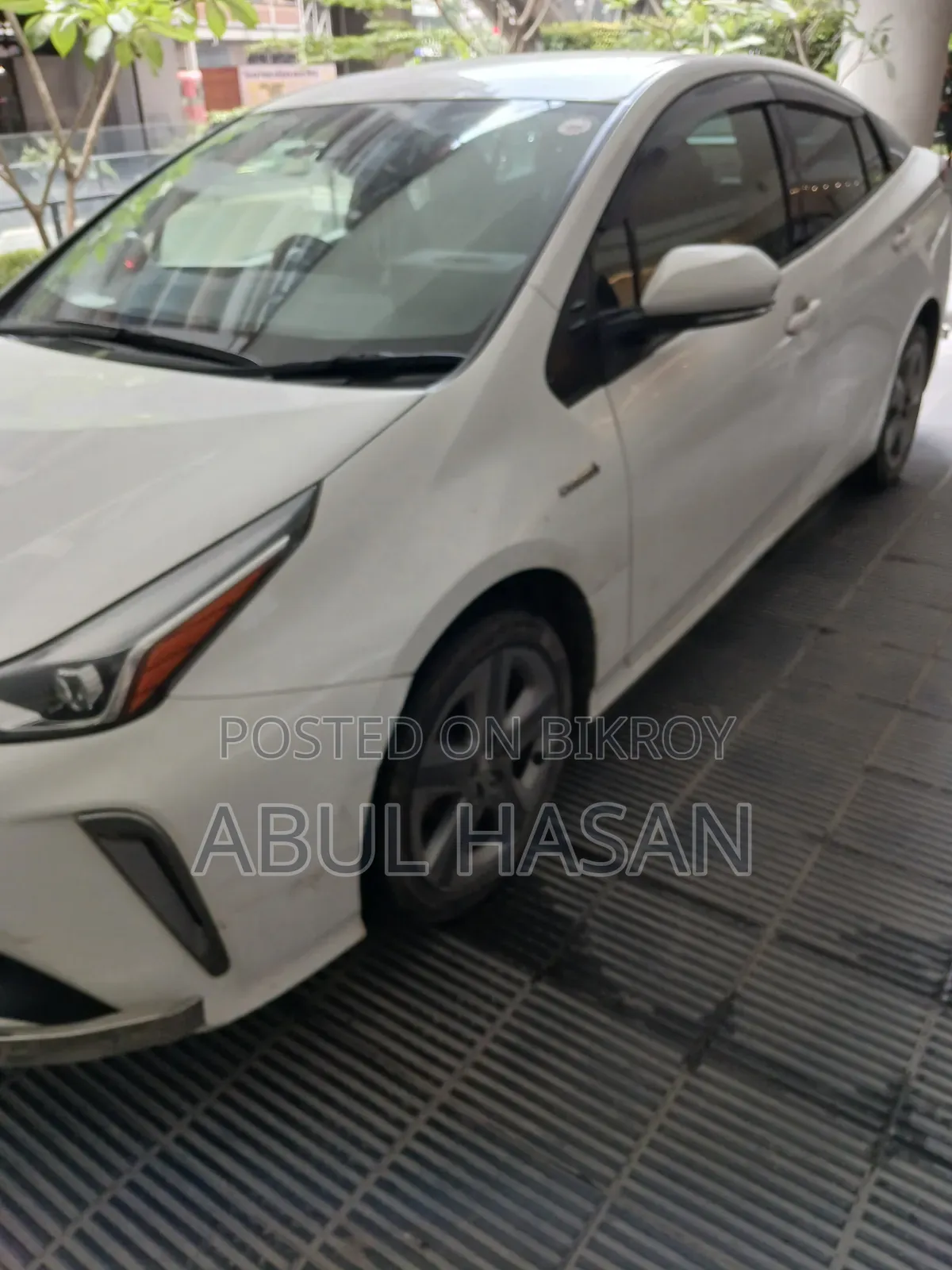 Toyota Prius 2019 White