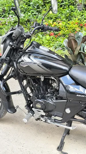 বাজাজ এভেঞ্জার ১৬০ স্ট্রিট ২০২২ ব্ল্যাক