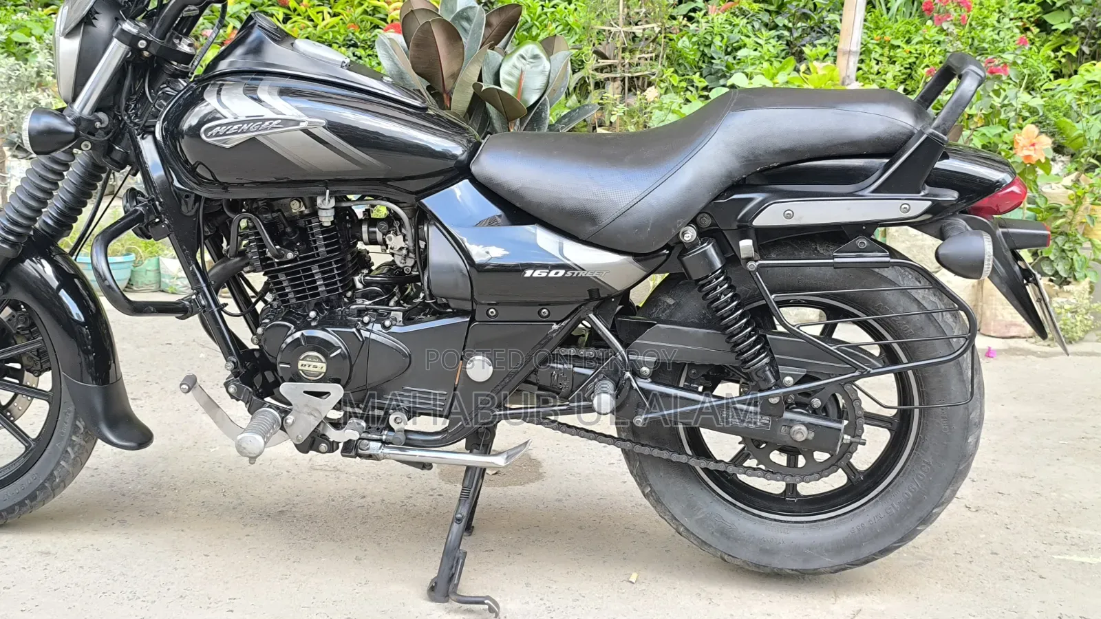 বাজাজ এভেঞ্জার ১৬০ স্ট্রিট ২০২২ ব্ল্যাক