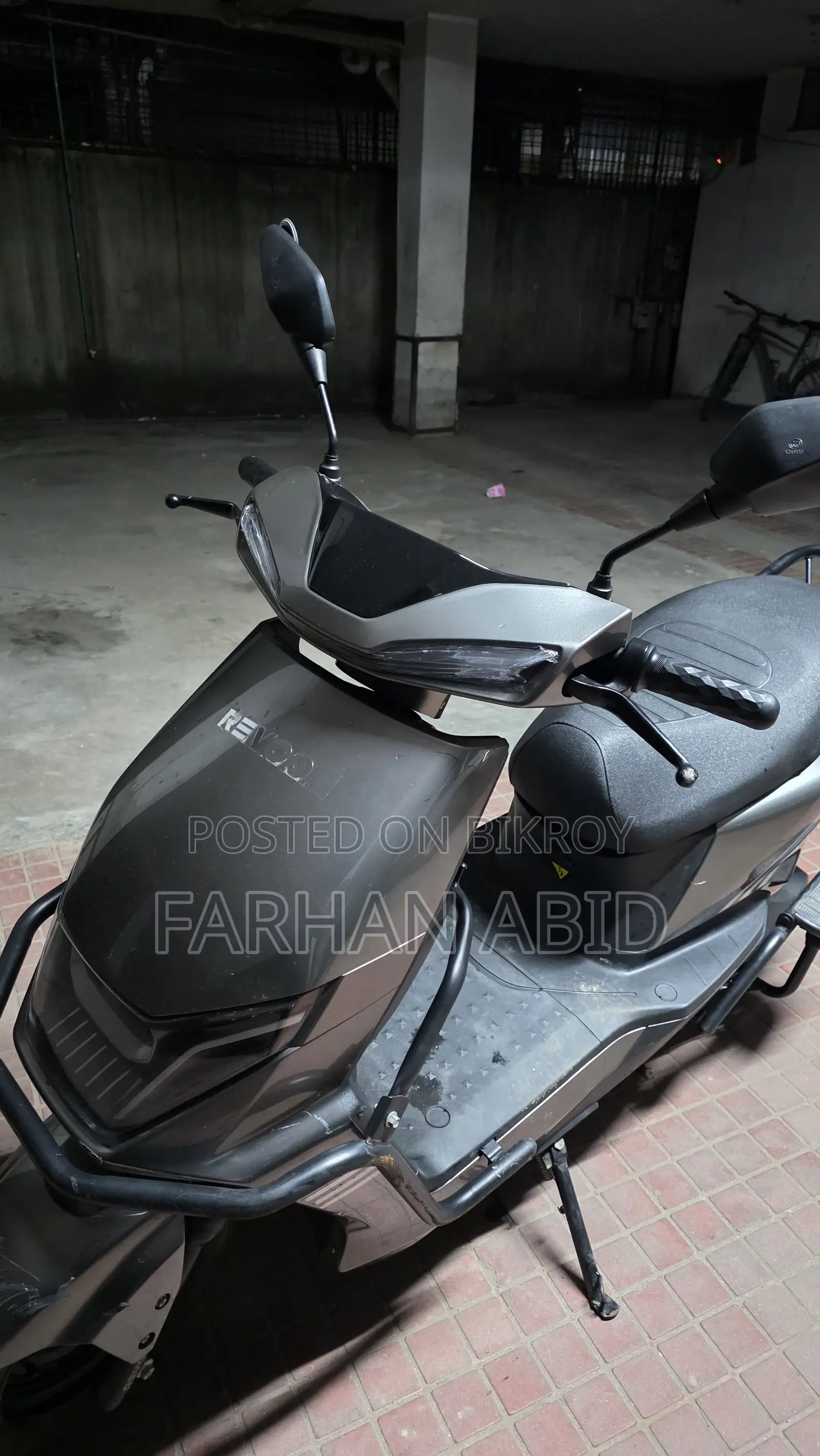Revoo C32-Y 2025 গ্রে