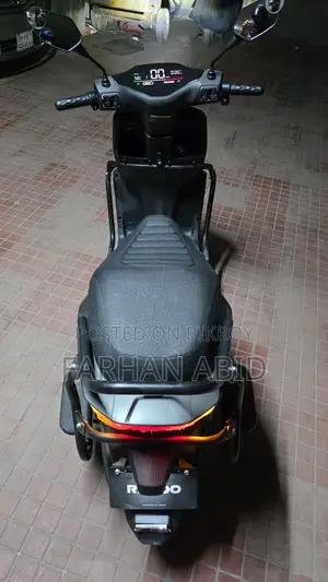 Revoo C32-Y 2025 গ্রে