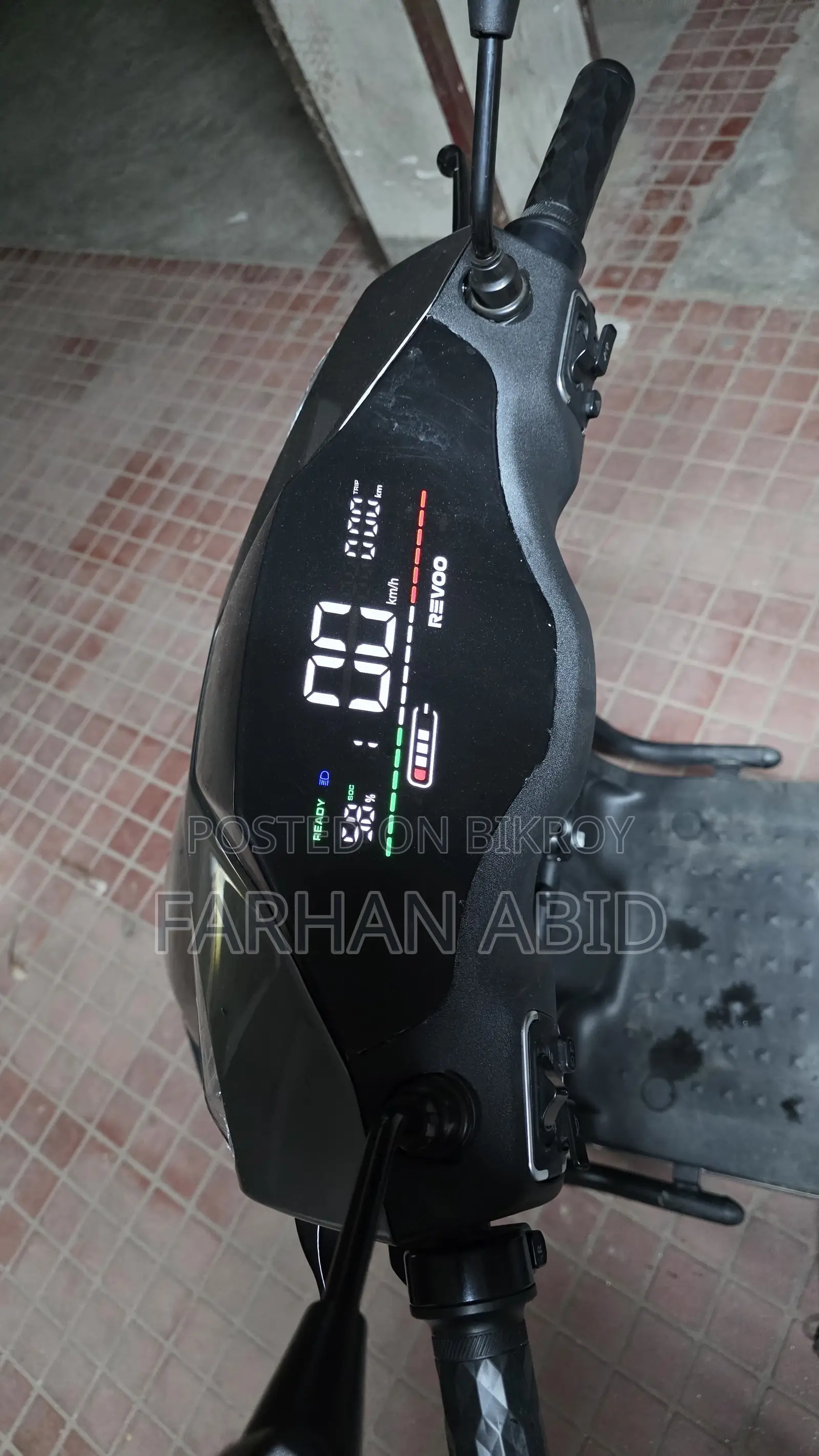 Revoo C32-Y 2025 গ্রে