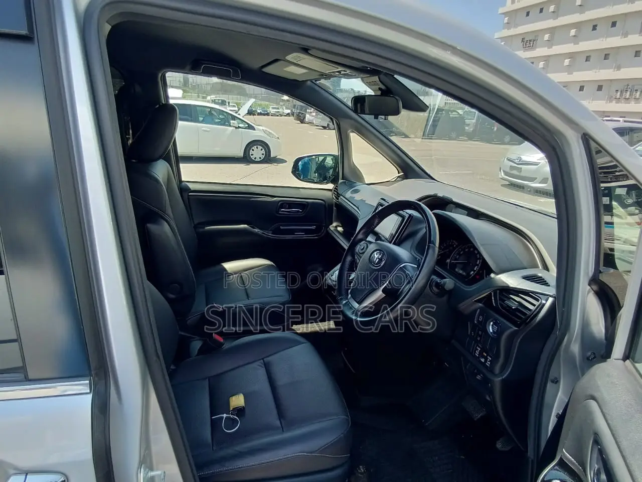Toyota Esquire 2021 Silver