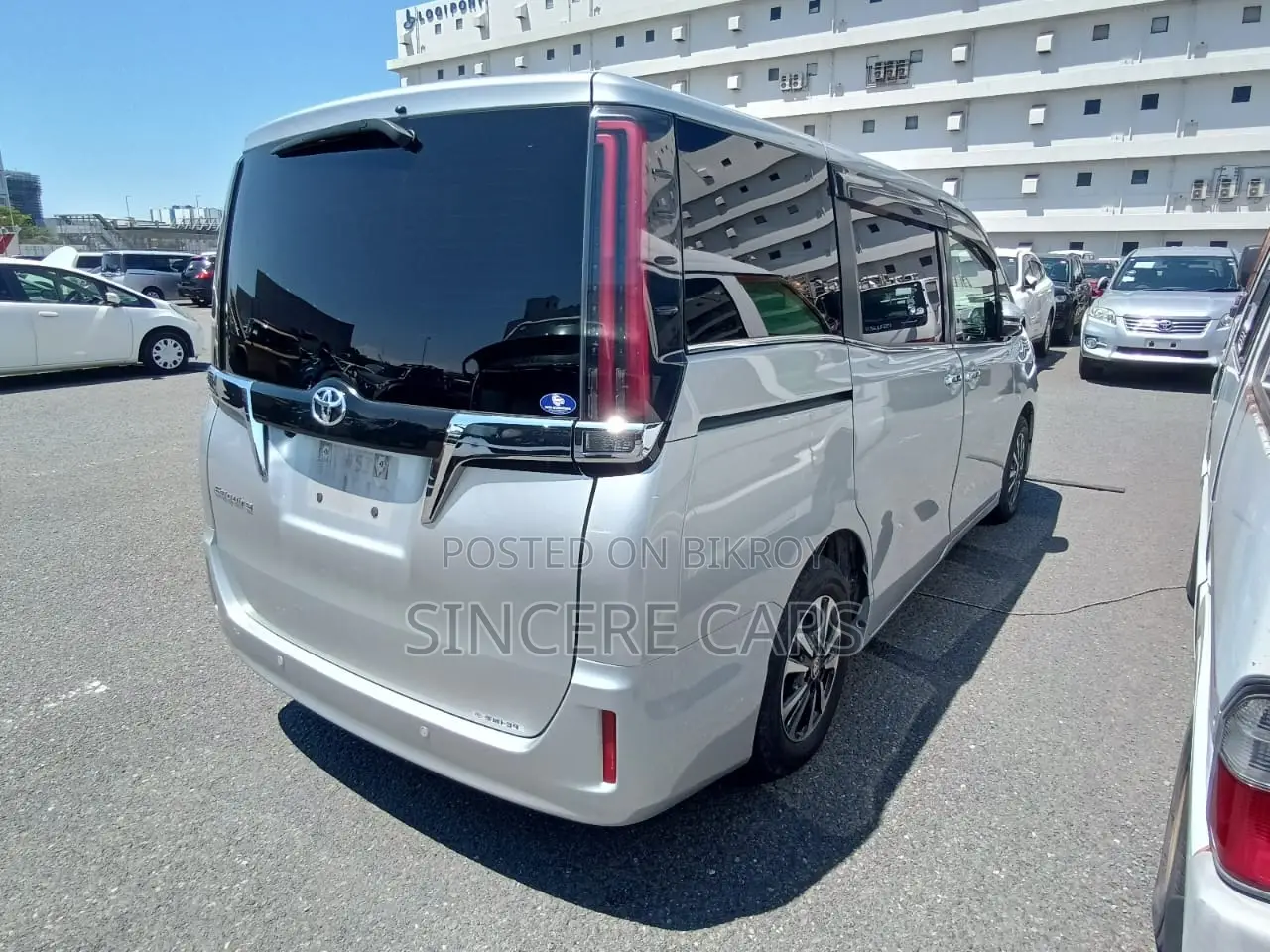Toyota Esquire 2021 Silver