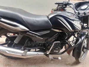 টিভিএস মেট্রো প্লাস ২০১৫ কালো