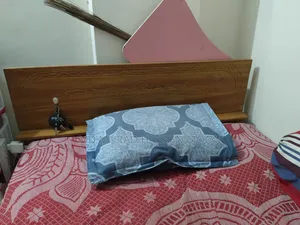 সেমি ডাবল কাঠের খাট ও তোশক