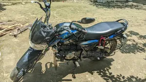বাজাজ ডিসকভার ১২৫ ২০১৩ নীল