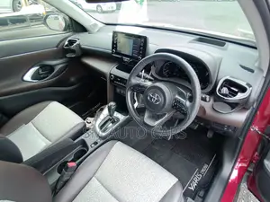Toyota Yaris Cross 2021 Red