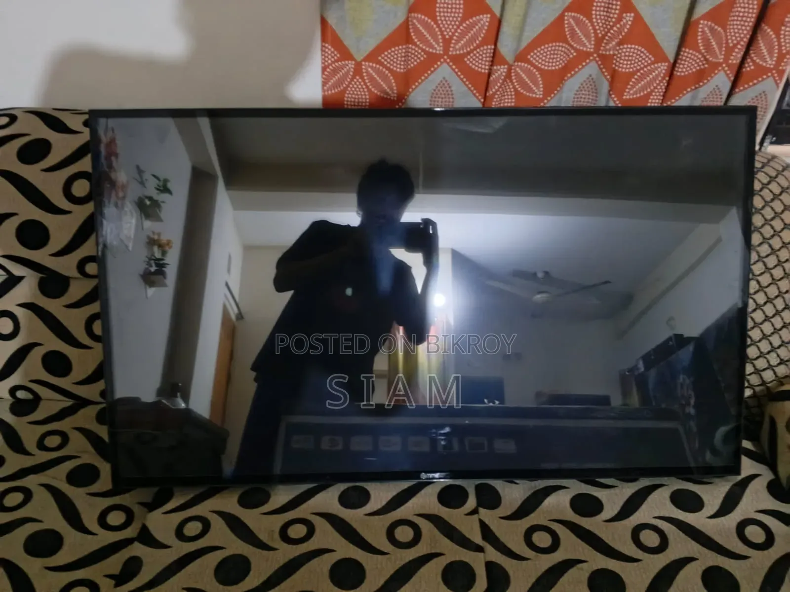 Unbranded TV (Mme)