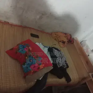 সেমি ডাবল বেড, টেবিল, চেয়ার বিক্রি হবে,