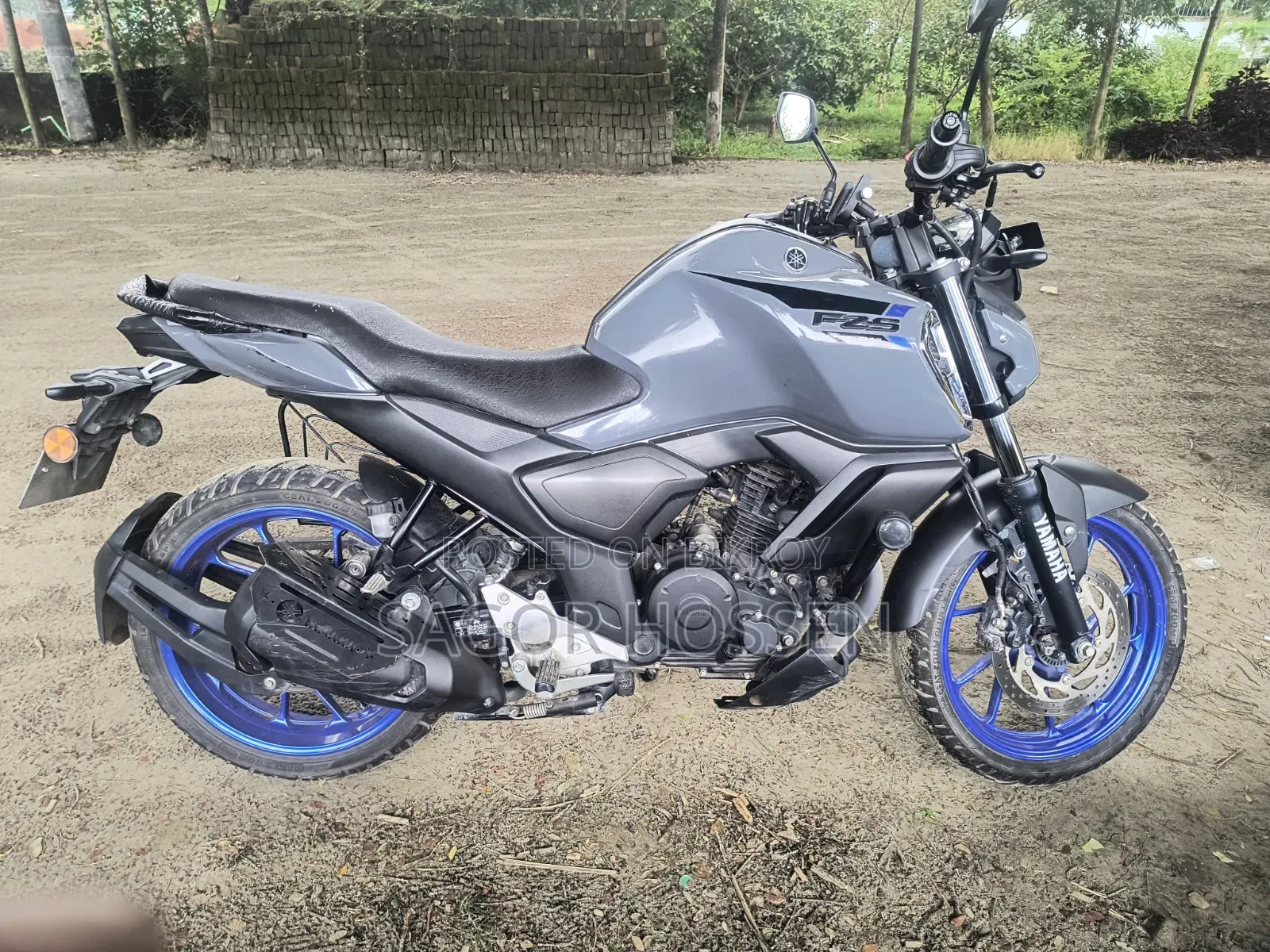 Yamaha FZS V4 2025 Gray