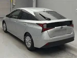 Toyota Prius 2021 Silver