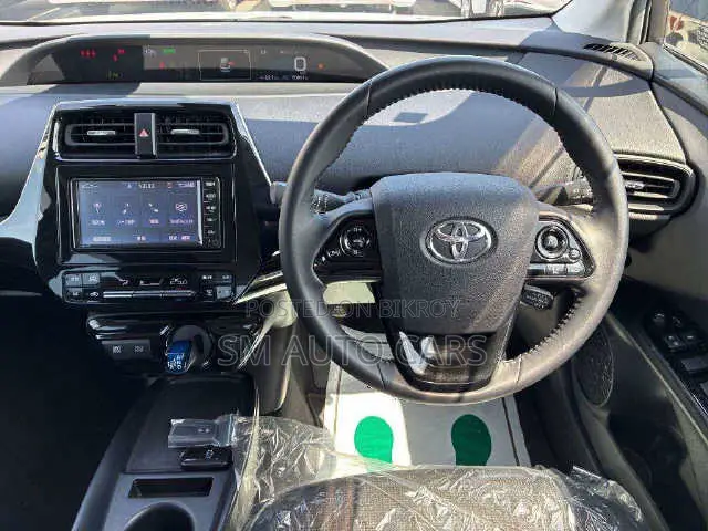 Toyota Prius 2021 Silver
