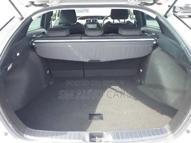 Toyota Prius 2021 Silver