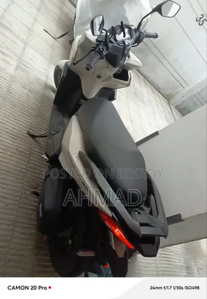 হোন্ডা ভারিও ২০২৪ সাদা