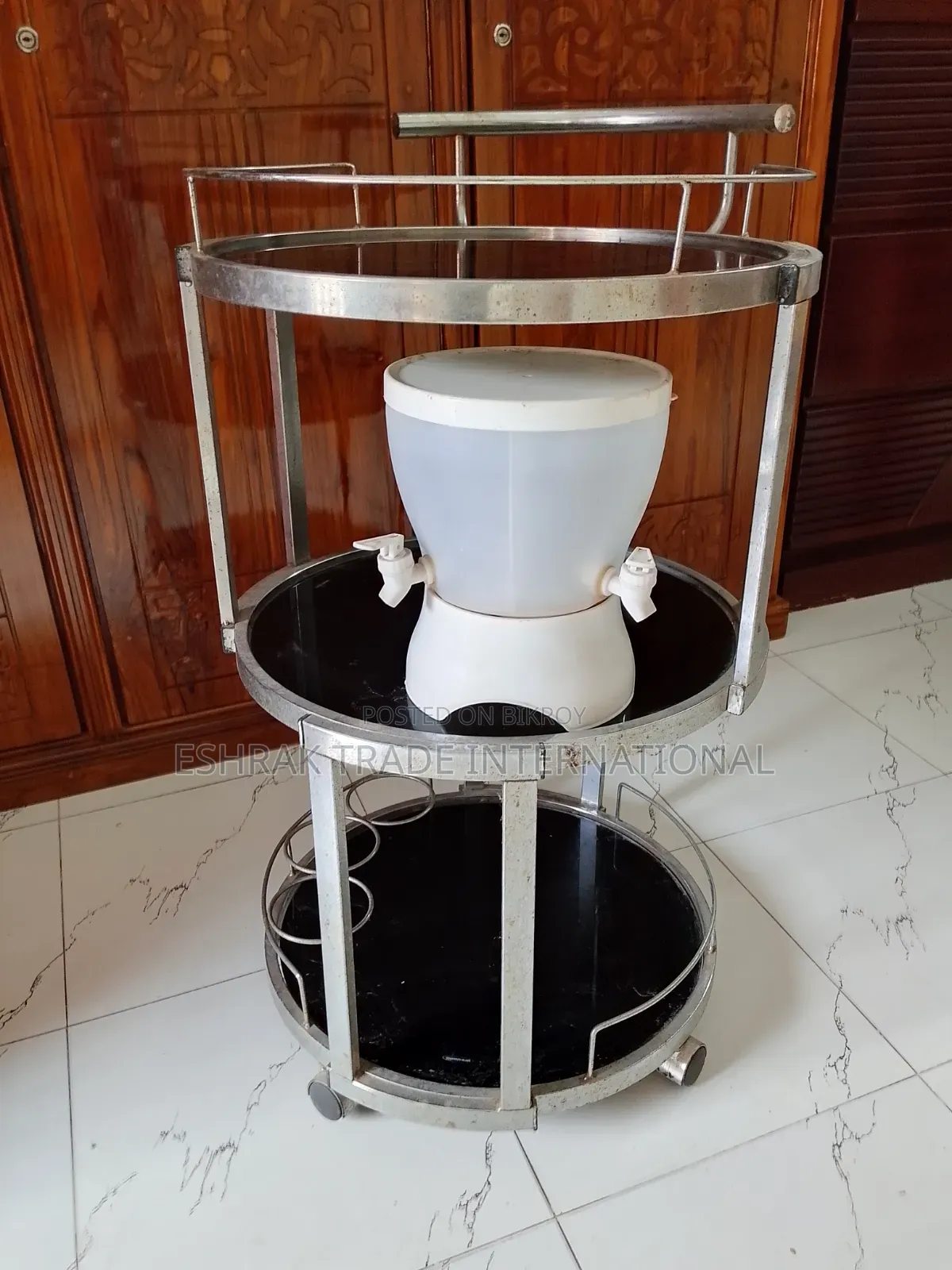 Beautiful and Sturdy 3-Tier Movable Serving Trolley