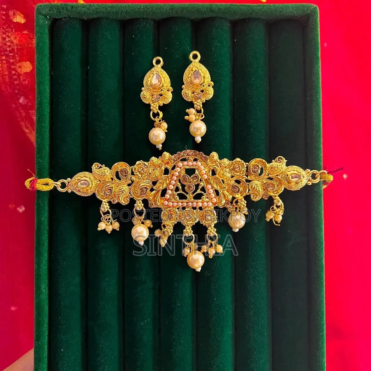 ✨ Royal Elegance in Every Detail! 👑