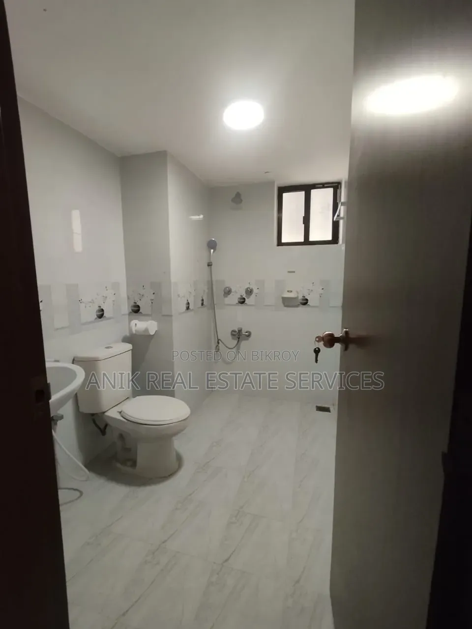 গুলশানের অনিক রিয়েল এস্টেটে ৪ বেডরুমের অ্যাপার্টমেন্ট ভাড়া দেওয়া হবে