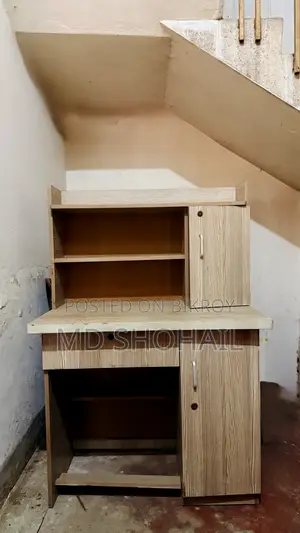 টেবিল বিক্রয়ের জন্য