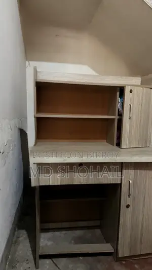 টেবিল বিক্রয়ের জন্য