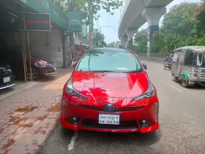 টয়োটা প্রিয়াস ২০১৯ লাল